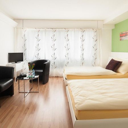 Metropol Hotel Бил Екстериор снимка
