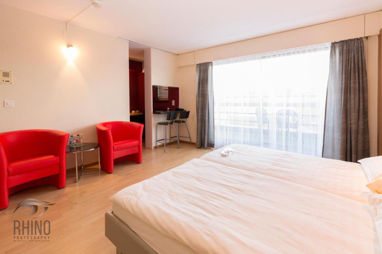Metropol Hotel Бил Екстериор снимка