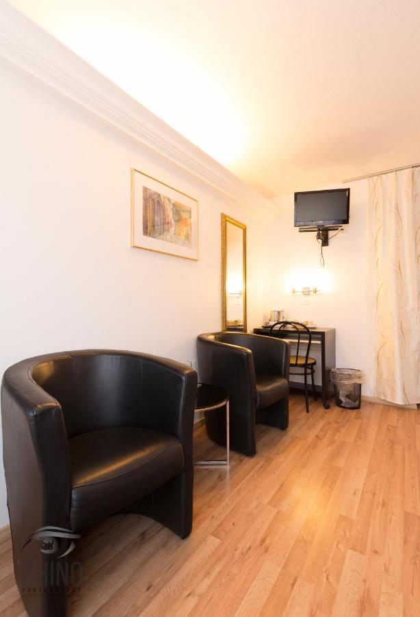 Metropol Hotel Бил Екстериор снимка