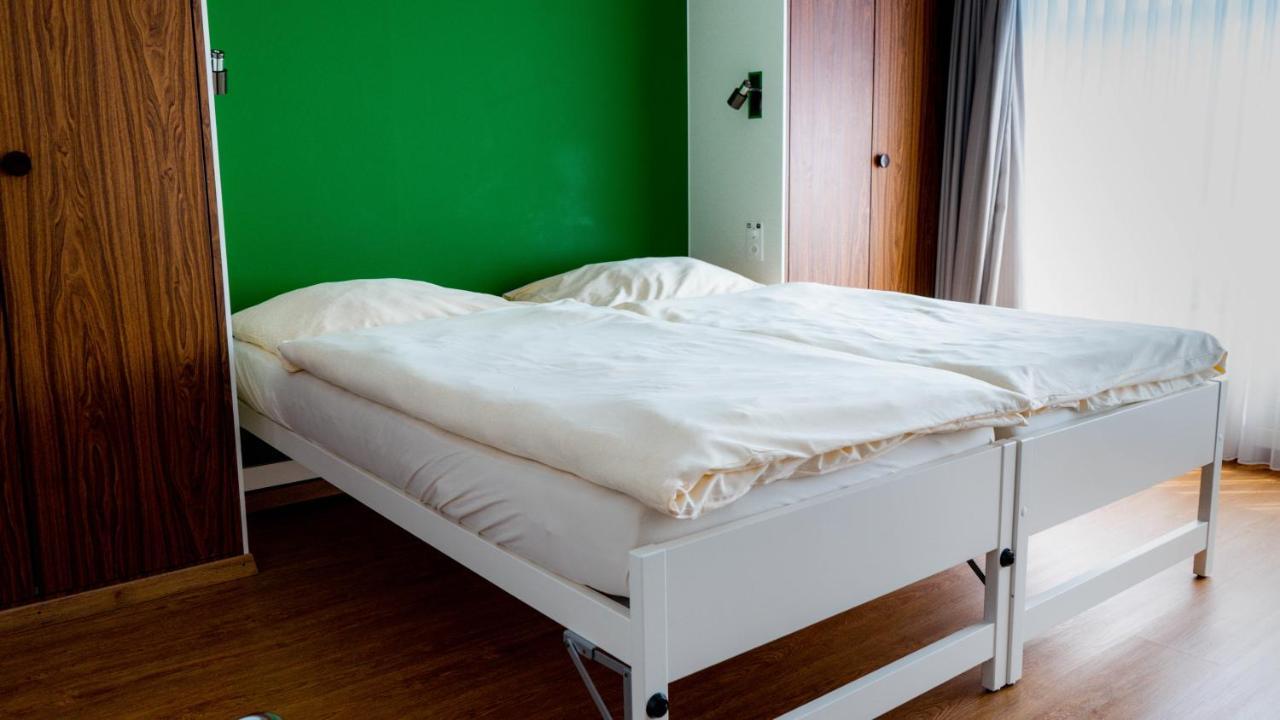 Metropol Hotel Бил Екстериор снимка