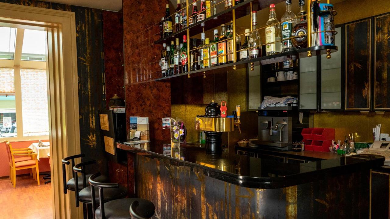Metropol Hotel Бил Екстериор снимка