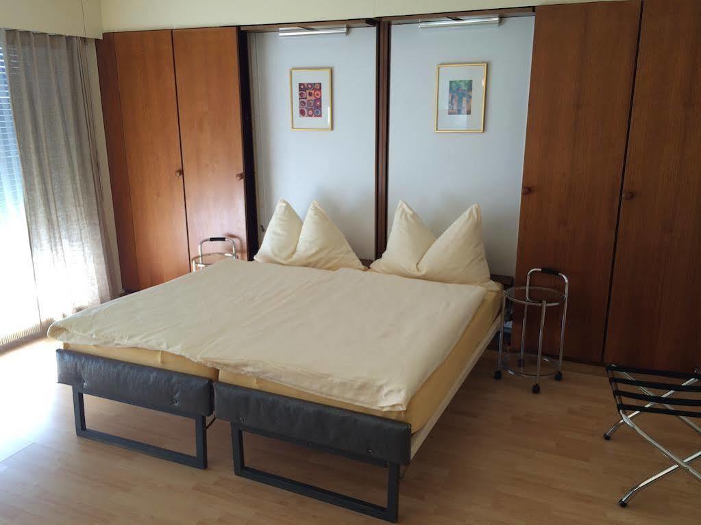Metropol Hotel Бил Екстериор снимка