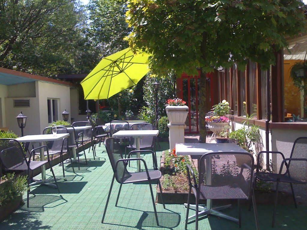 Metropol Hotel Бил Екстериор снимка