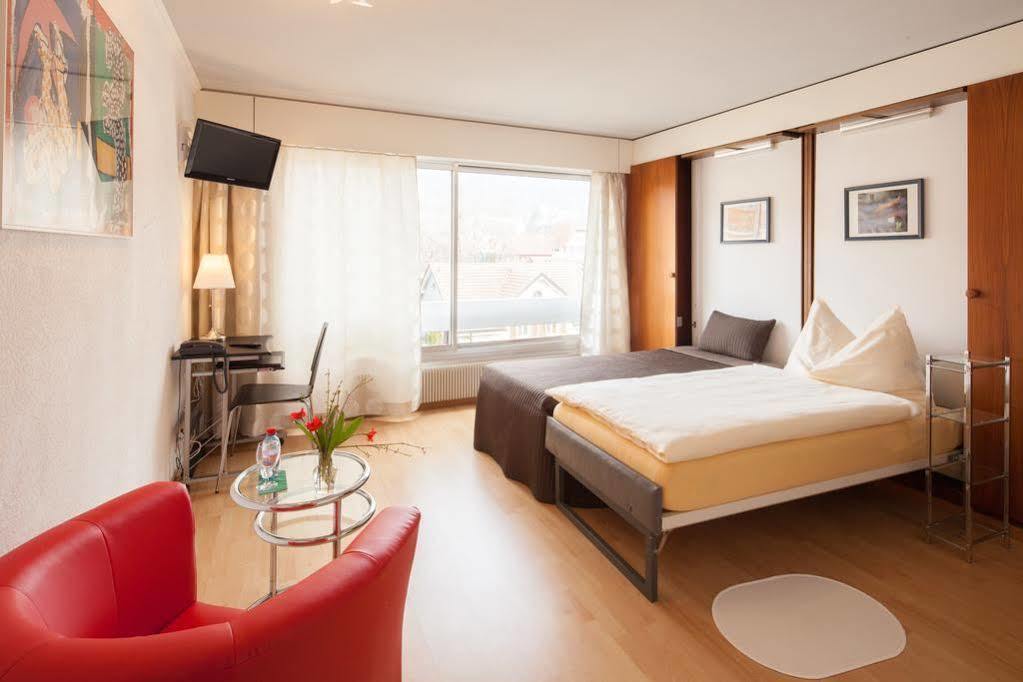 Metropol Hotel Бил Екстериор снимка