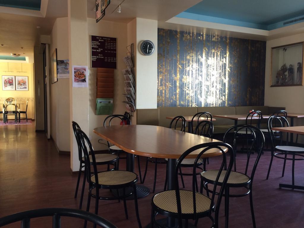 Metropol Hotel Бил Екстериор снимка